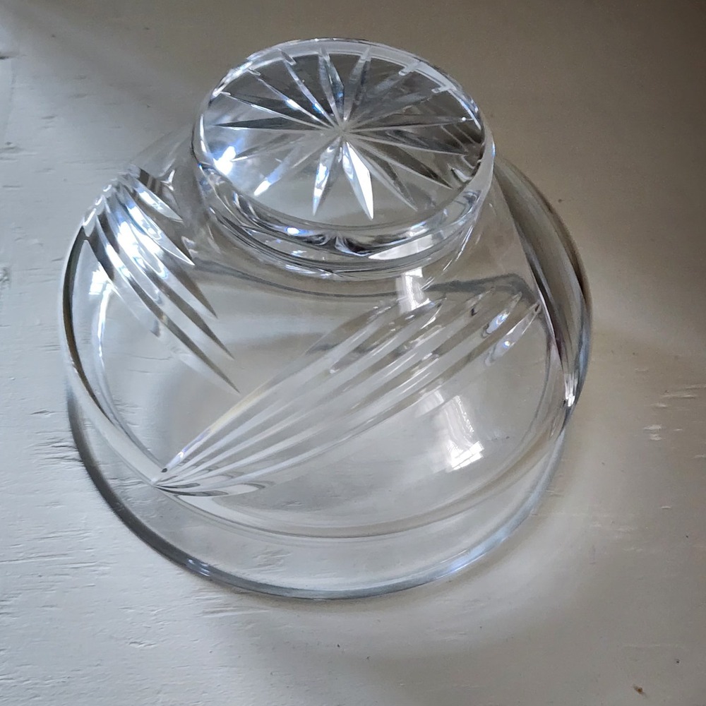 Montruex 24% Lead Crystal Footed Bowl with Stand  5.5"H, 8 1/8" W - Picture 9 of 11